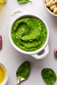 5-Minute Spinach Cashew Pesto