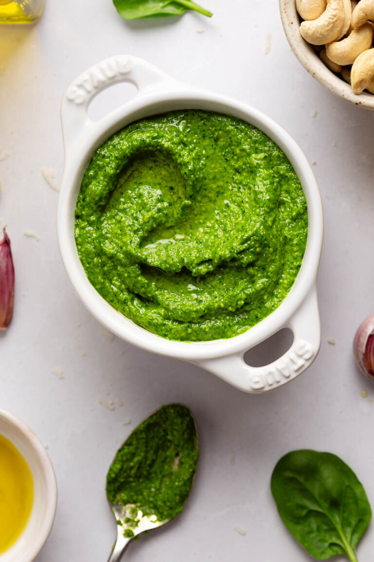 5-Minute Spinach Cashew Pesto