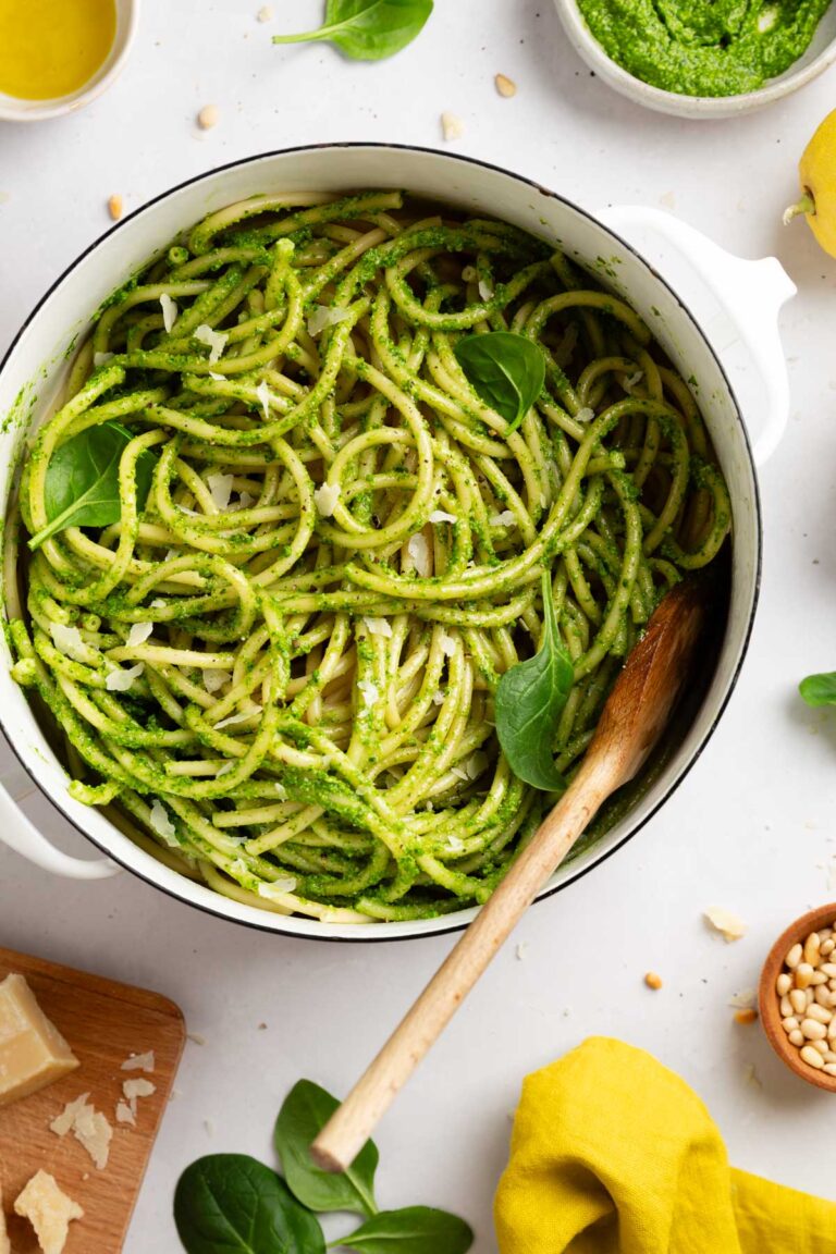 Simple Spinach Pesto Pasta