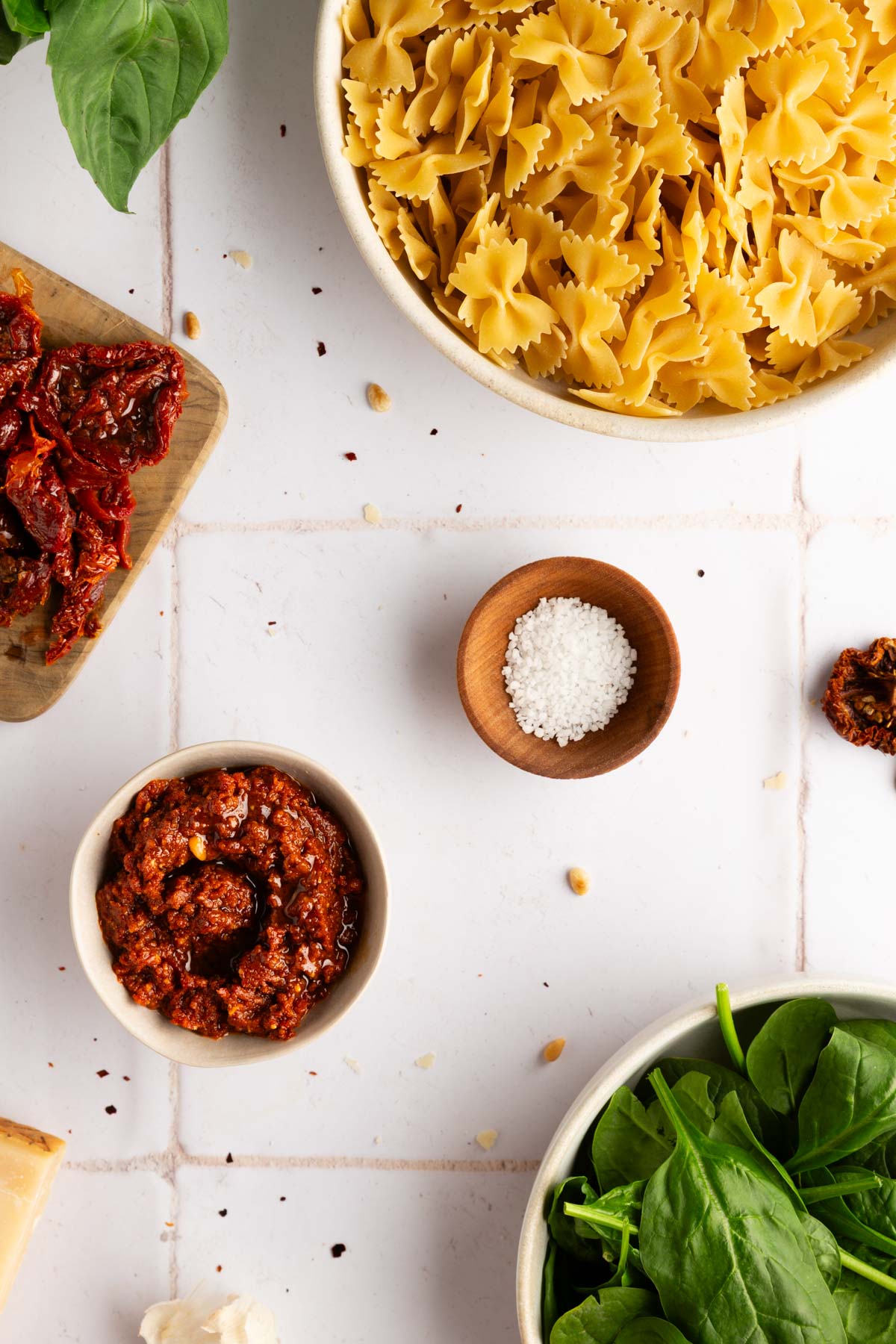 ingredients needed to make sun dried tomato pesto pasta