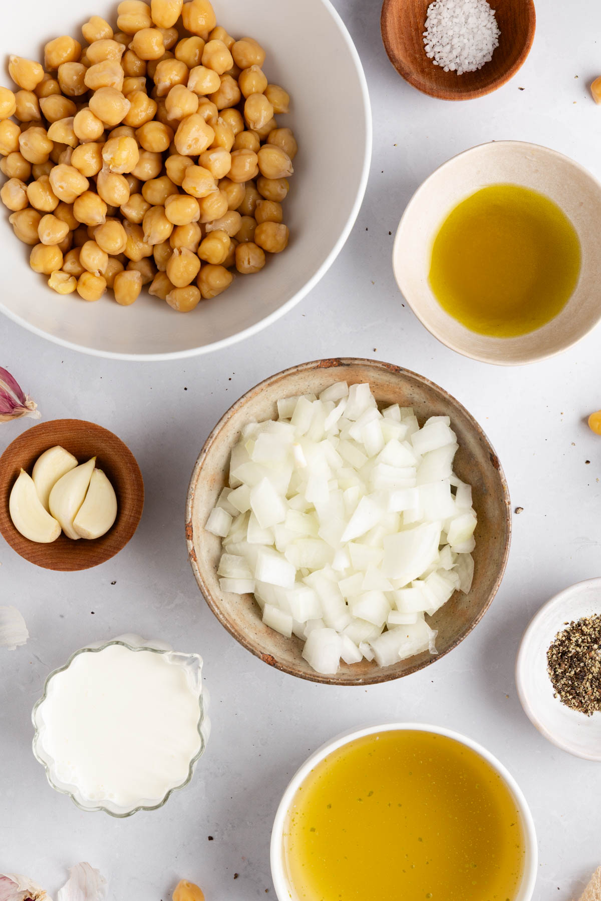 ingredients needed to make pasta sauce with chickpeas